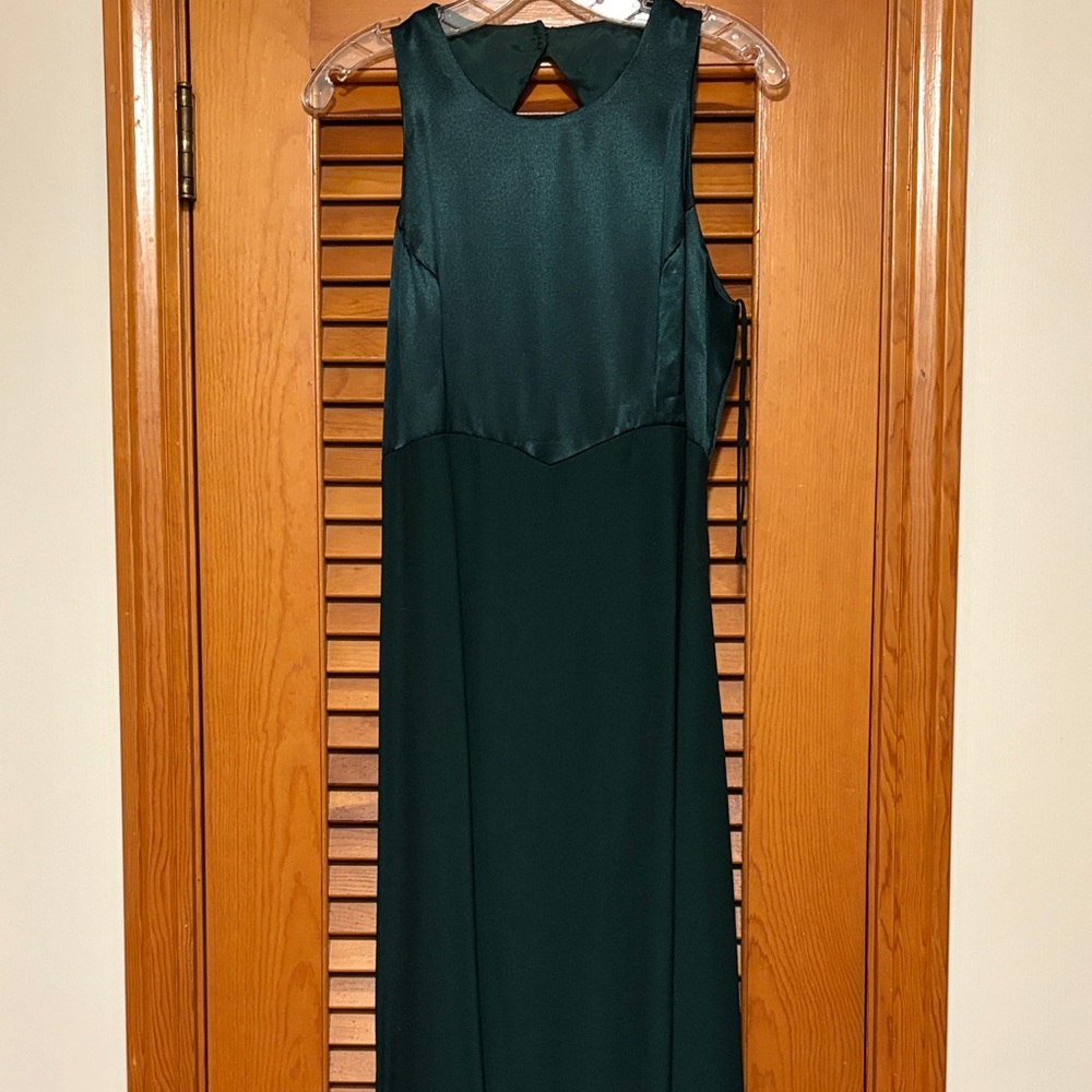 Elegant Green Sleeveless Dress
